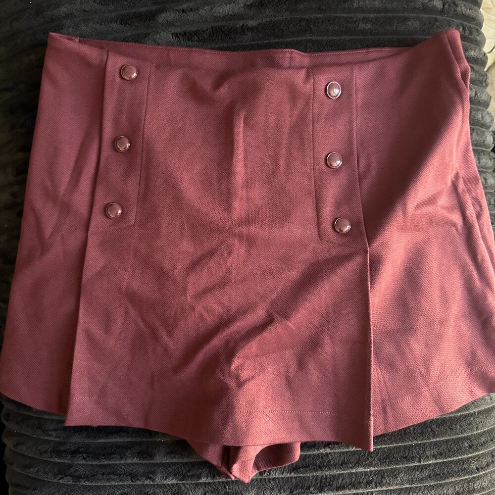 H&M Burgundy skort
